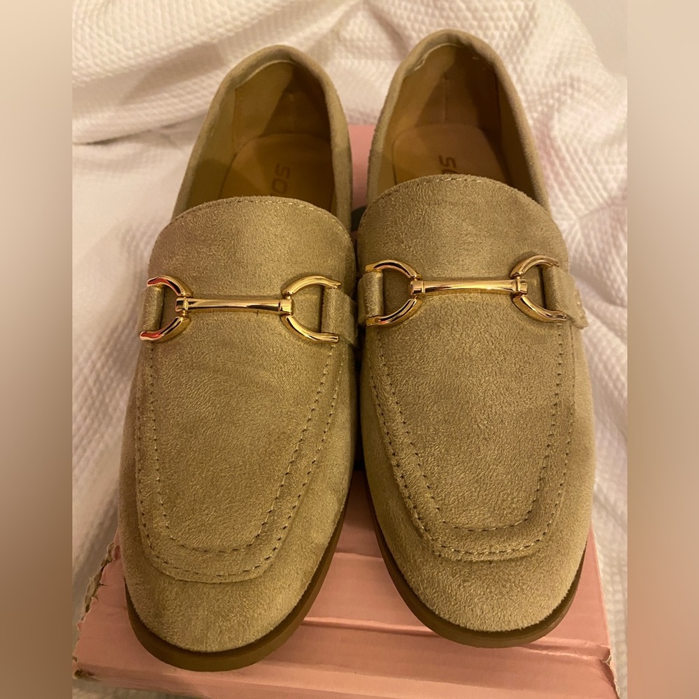 Soda | women's flats | tan | size 6.5